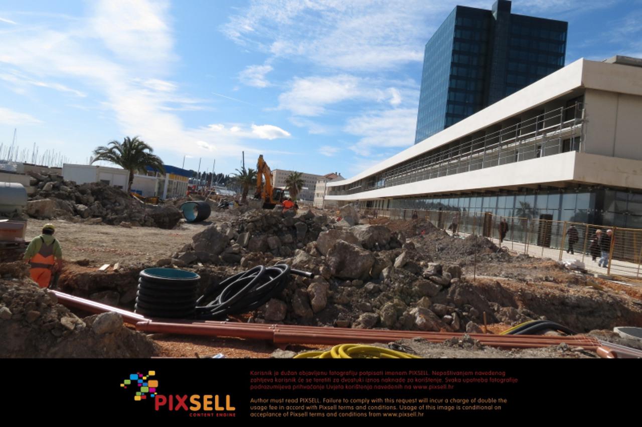 '01.03.2012., Split - Konstruktorovi radovi na zapadnoj obali ispred hotela Marjan Zeljka Keruma. Photo: Ivo Cagalj/PIXSELL'