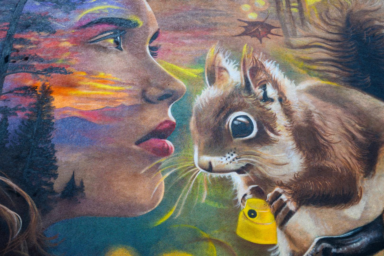 Mladi umjetnik Dejan Šebestijan predstavio je mural koji je svojim upečatljivim bojama i motivima već privukao pažnju prolaznika. 