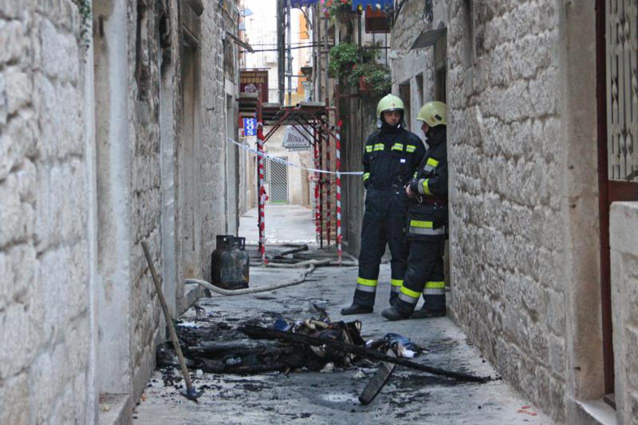 pozar, vatrogasci (1)