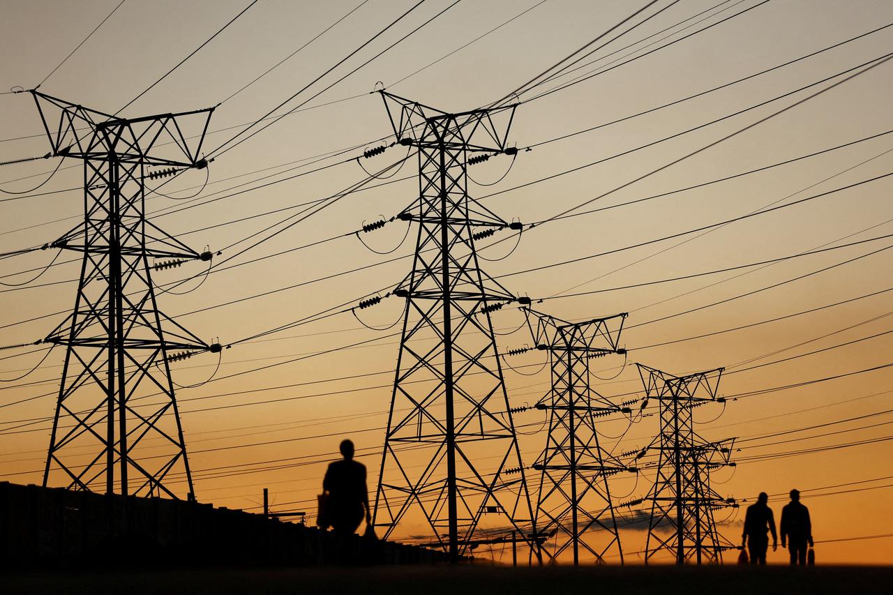 FILE PHOTO: South Africa's Eskom extends daily power cuts for next week amid capacity shortage