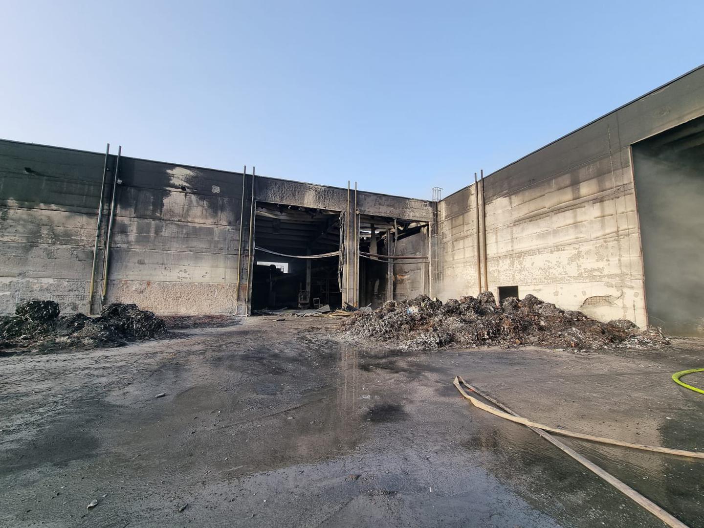 U Zaprešiću se još uvijek osjeća intenzivan smrad gareži i plastike. Predostrožnosti radi još uvijek je preporuka građanima da imaju zatvorene prozore.