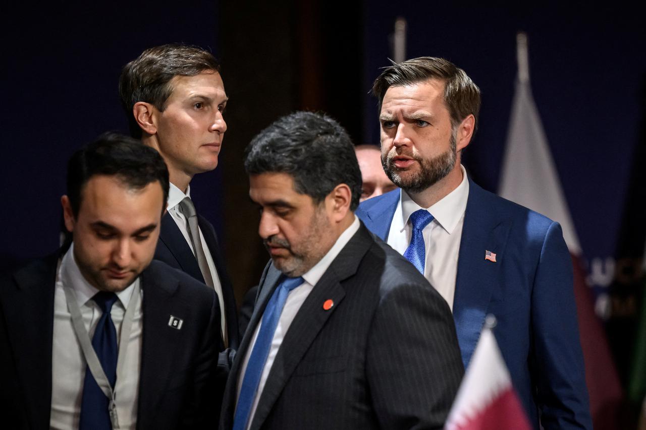 storyeditor/2026-06-22/2026-06-21T145401Z_1713129603_RC2EYLAVGREQ_RTRMADP_3_IRAN-CRISIS-SWISS-MEETING.JPG