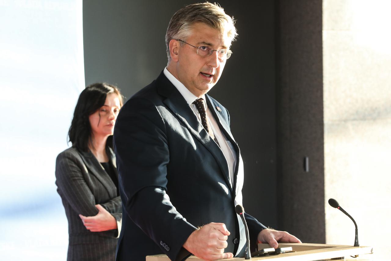 Zagreb: Andrej Plenkovi? nakon sjednice Vlade obratio se medijima