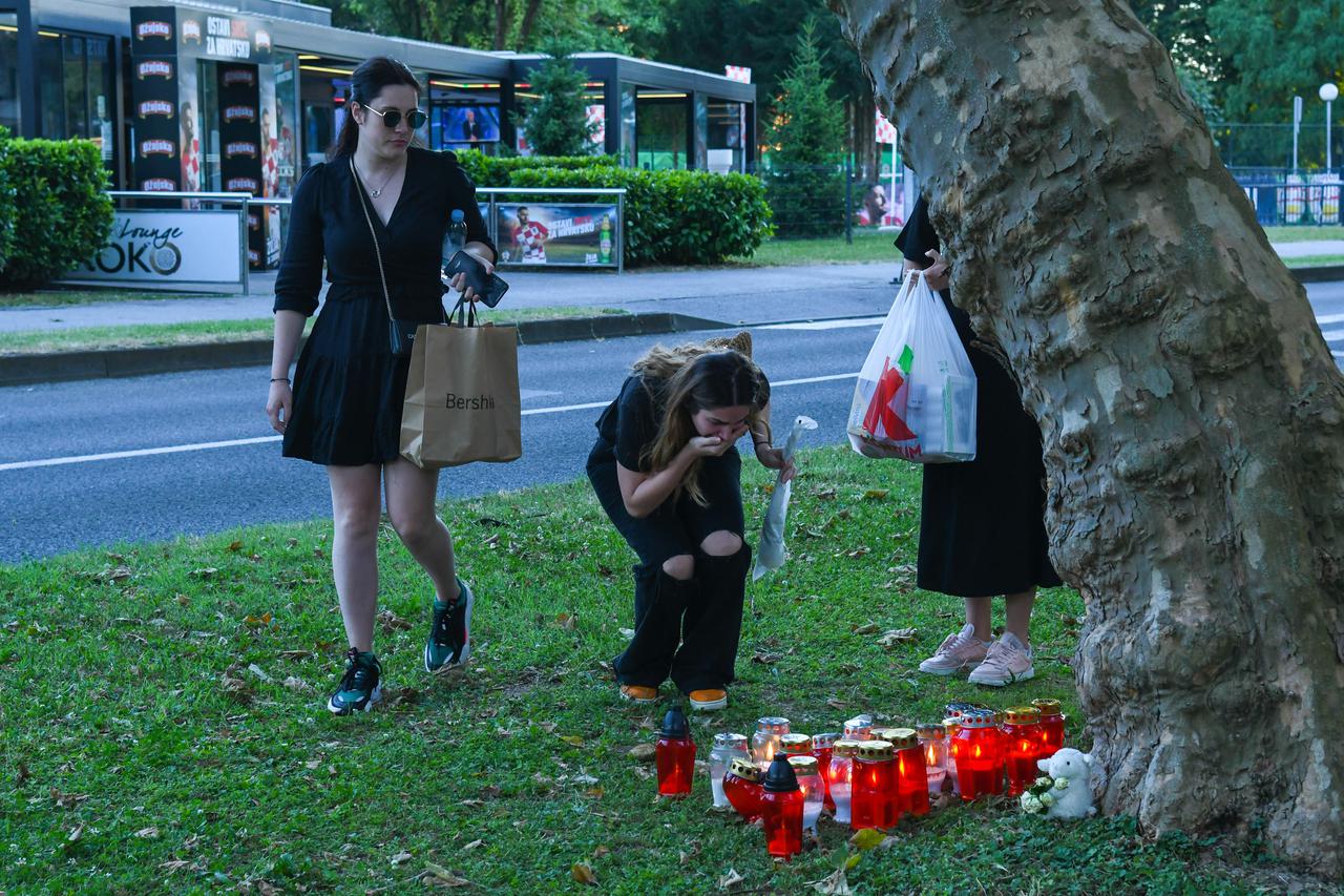 Zagreb: Upaljene su svijeće na mjestu nesreće u kojoj je smrtno stradala pješakinja