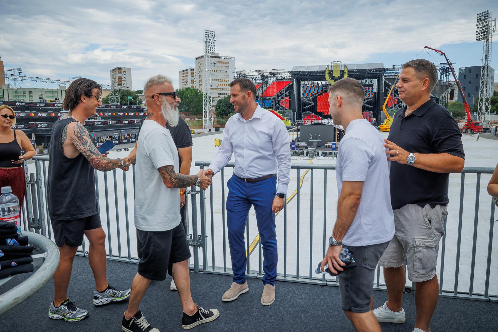 Član dvojca Vanillaz Marko rekao je da su za ovogodišnji nastup pripremili potpuno novi set sastavljen isključivo od dosad neobjavljene glazbe. "Ultra Europe nam je i dalje najdraža pozornica. Publika će premijerno čuti isključivo našu novu, još neobjavljenu glazbu", rekao je Marko.
