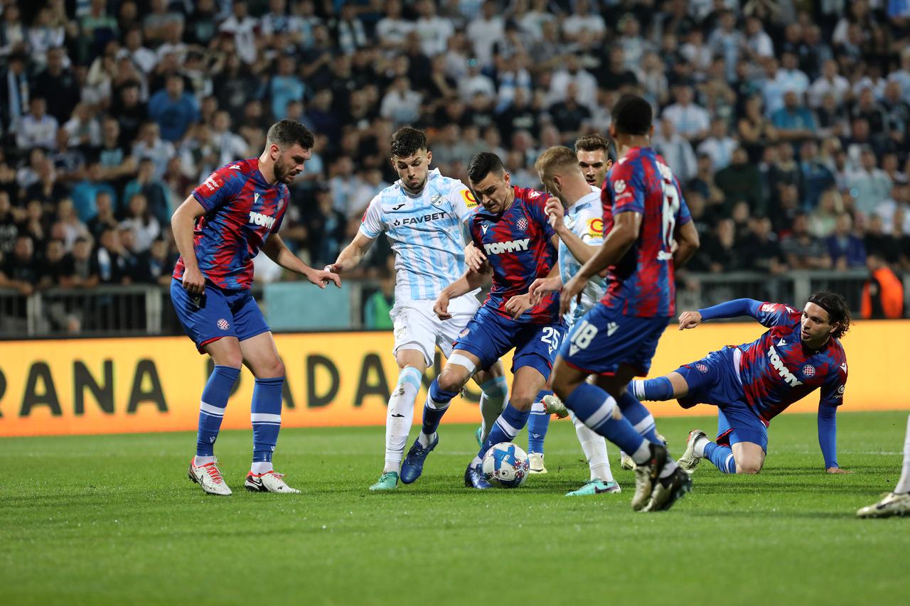 Split: Utakmica HNK Hajduk - NK Inter Zaprešić uz prazne tribine i nekolicinu u loži