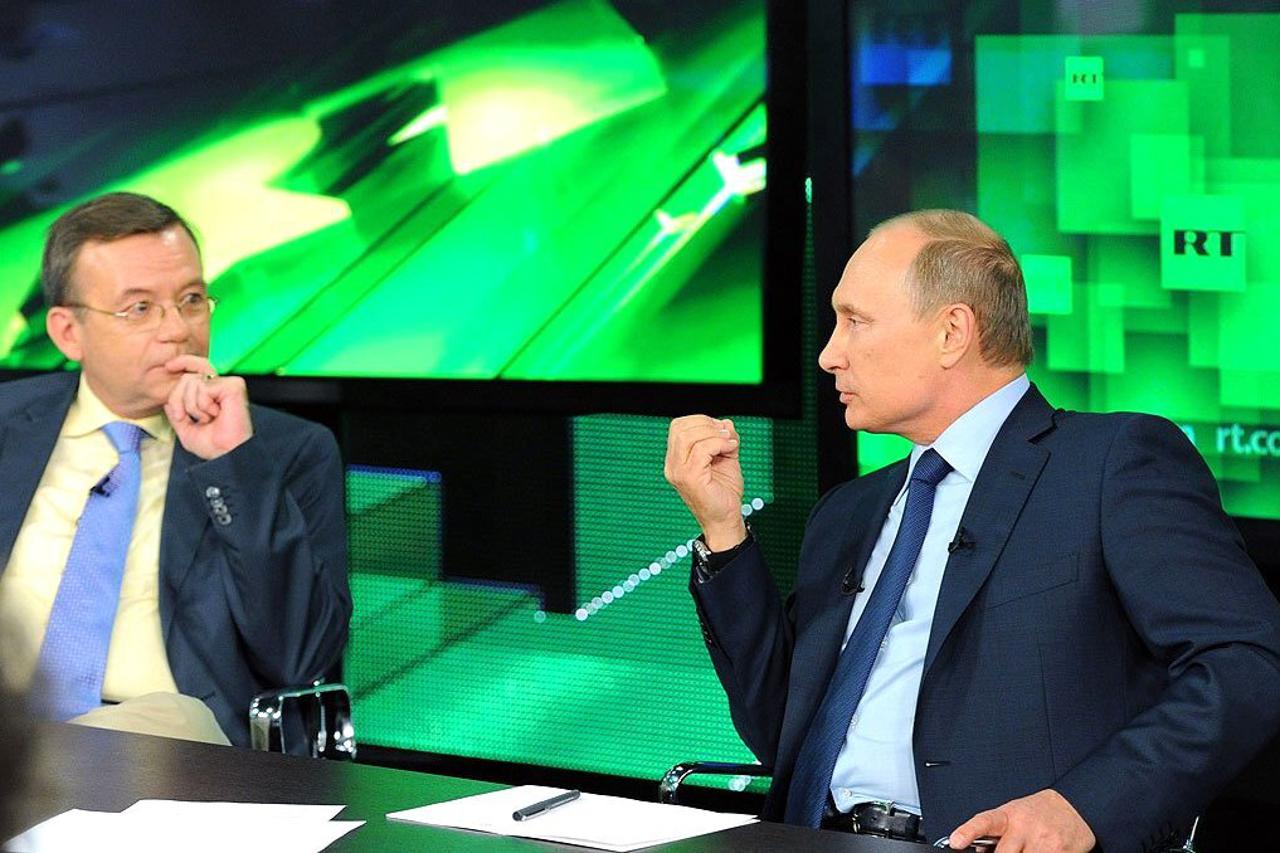 storyeditor/2022-08-18/Vladimir_Putin_-_Visit_to_Russia_Today_television_channel_12.jpg
