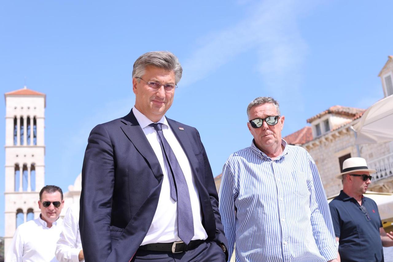 Hvar: Premijer Plenković sastao s hvarskim gradonačelnikom Rikardom Novakom