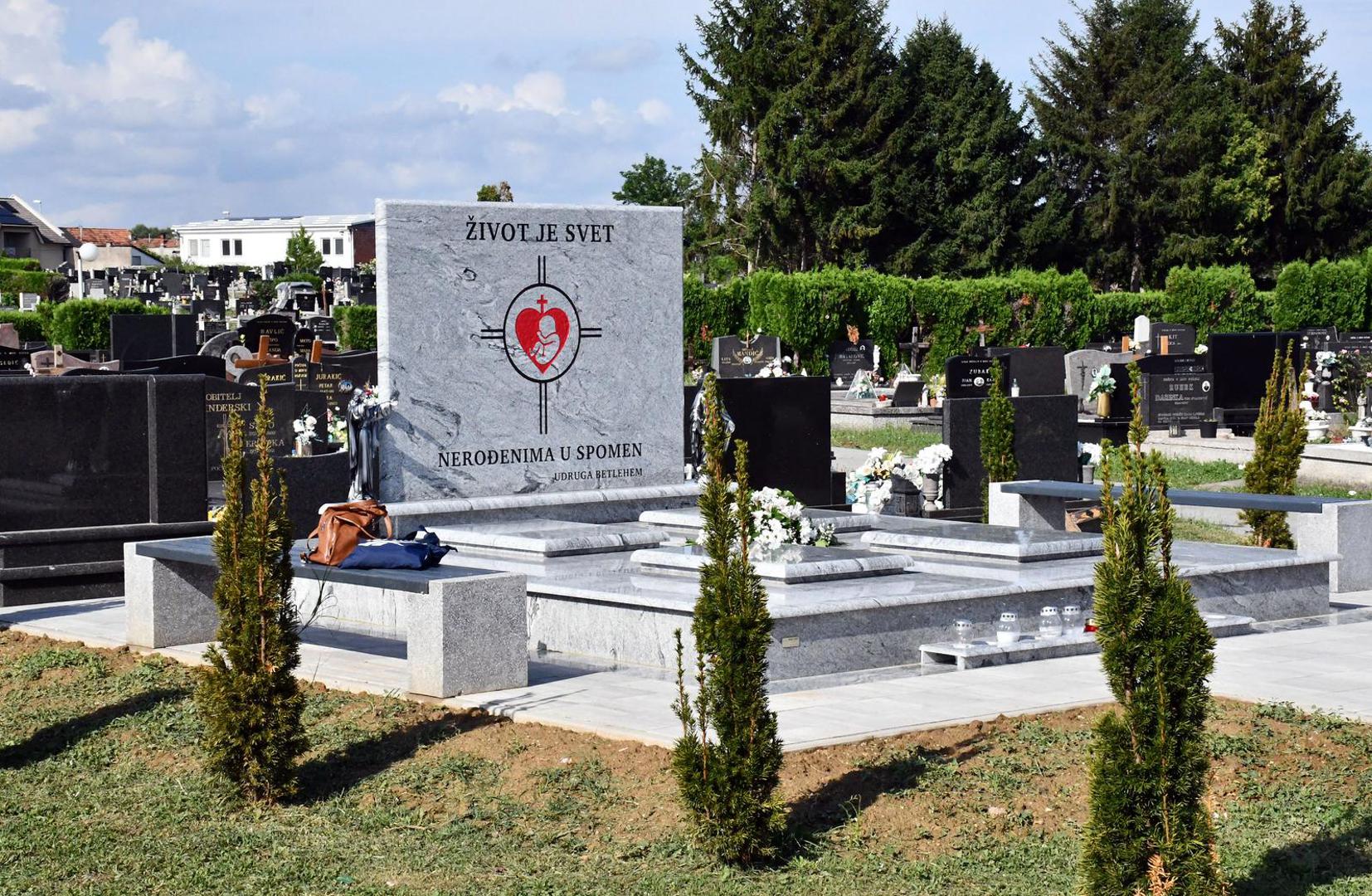 27.06.2024., Slavonski Brod - Blagoslov grobnice za nerodjenu djecu Udruge Betlehem Slavonski Brod na Gradskom groblju u Slavonskom Brodu. Photo: Ivica Galovic/PIXSELL