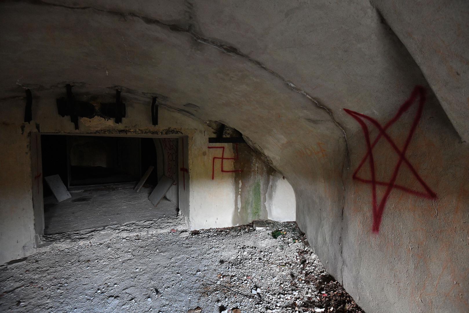 U Turističkoj zajednici Novi Marof razmišljaju o tome da bunkeri postanu dio turističke ponude i urede se za organizirane razglede. Jedan od projekata je utrka "Utvrde i bunkeri – pustolovna staza", koja će obuhvatiti i sve bunkere. Kako je 2011. pisao Večernji list, tijekom istraživanja napuštenih vojnih bunkera bivše JNA na području Kalnika, članovi Speleološke udruge Kraševski zviri iz Ivanca naišli su na neočekivano otkriće. 