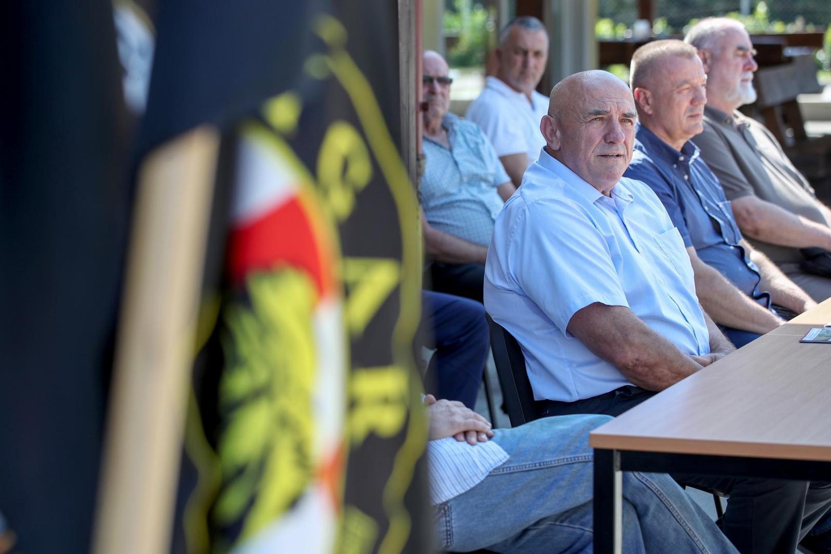 29.08.2020., Zagreb - Konferencija za medije s osvrtom hrvatskih branitelja – ratnih zapovjednika na trenutno stanje u drzavi te kontekst u kojem se aktualni dogadjaji odvijaju. Takodjer su iznijeli svoj  stav o politici predsjednika Vlade Andreja Plenkovica i postupcima potpredsjednika Vlade i ministra hrvatskih branitelja Tome Medveda. Ljubo Cesic Rojs. Hrvatski general, Josip Lucic.Photo: Igor Kralj/PIXSELL