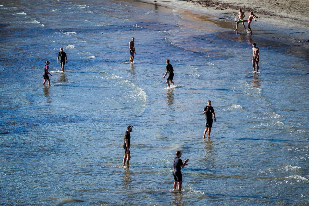 Split: Zimski dan na Splitskim Bačvicama