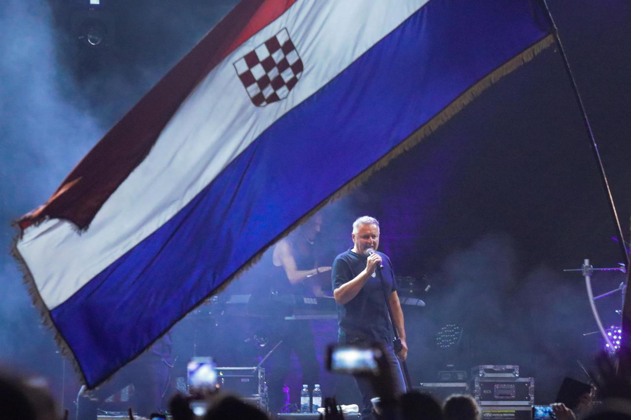 U organizaciji Grada Našica održan koncert Marka Perkovića Thompsona