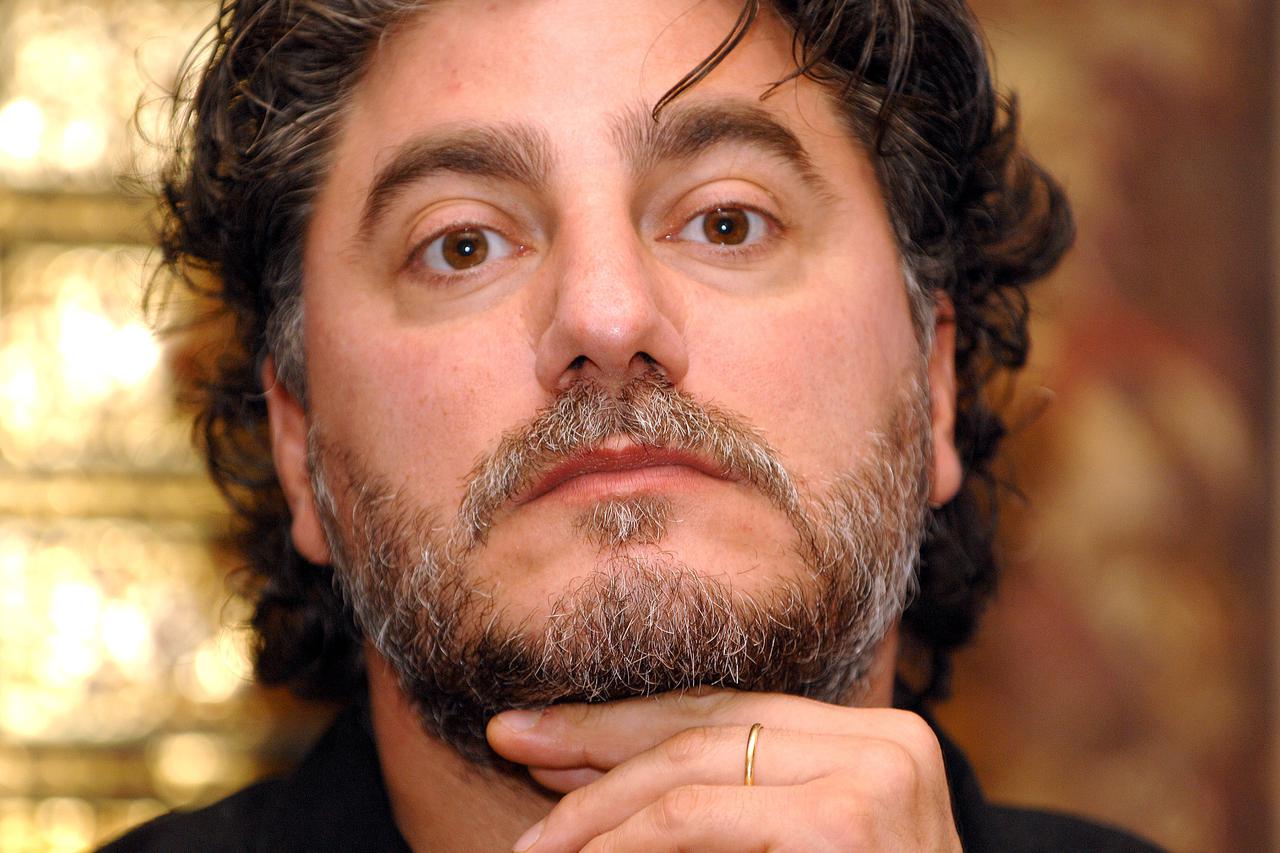 01.10.2008., Zagreb, kazalisni trg - Danas je u Muzeju za ujmetnost i obrt odrzana konferencija za tisak na kojoj je najavljen koncert Josea Cura u sklupu Jesenskih kulturnih susreta u Zagrebu. Photo: Patrik Macek/Vecernji list