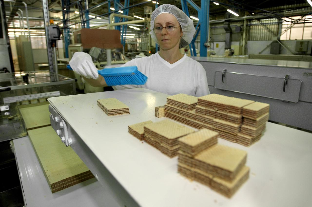 31.08.2011,Osijek - Kras prezentira nove proizvodne pogone u Karolini vrijedne pet milijuna eura,pogon proizvodnje keksa 