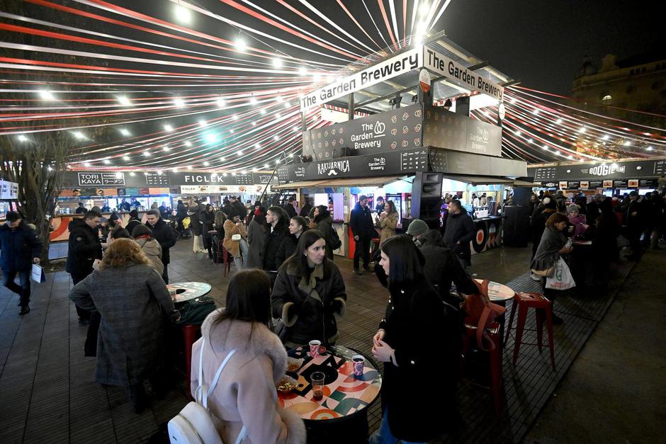 Zagreb: Adventsko Fuliranje na Strossmayerovom trgu