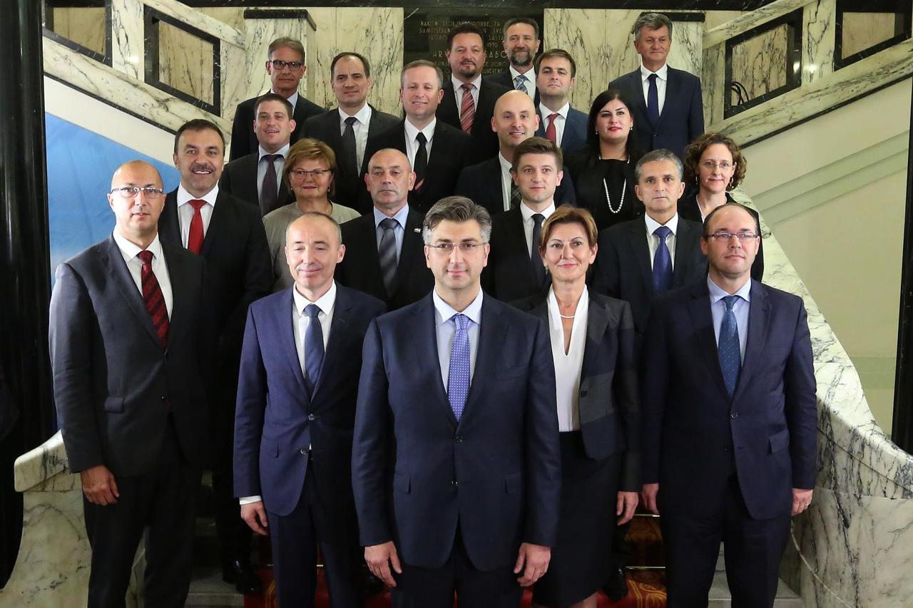 Početni sastav Vlade RH pod vodstvom premijera Andreja Plenkovića
