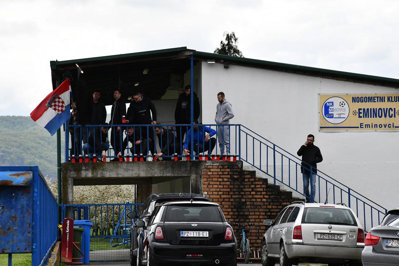 Požega: Lampioni kod NK Eminovci u kojem je trenirao Jakov Bočkaj