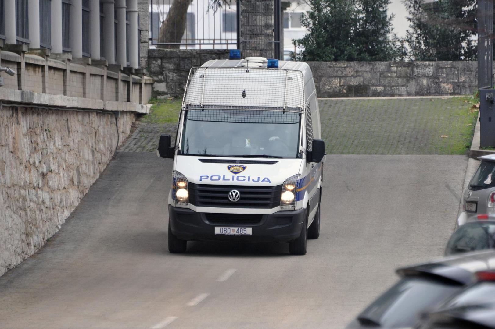 05.02.2021., Pula - U pulsko Zupanijsko drzavno odvjetnistvo, prepracen nasilnik koji je zatocio zensku osobu, te se sukobio s policajcima.Photo: Sasa Miljevic / PIXSELL