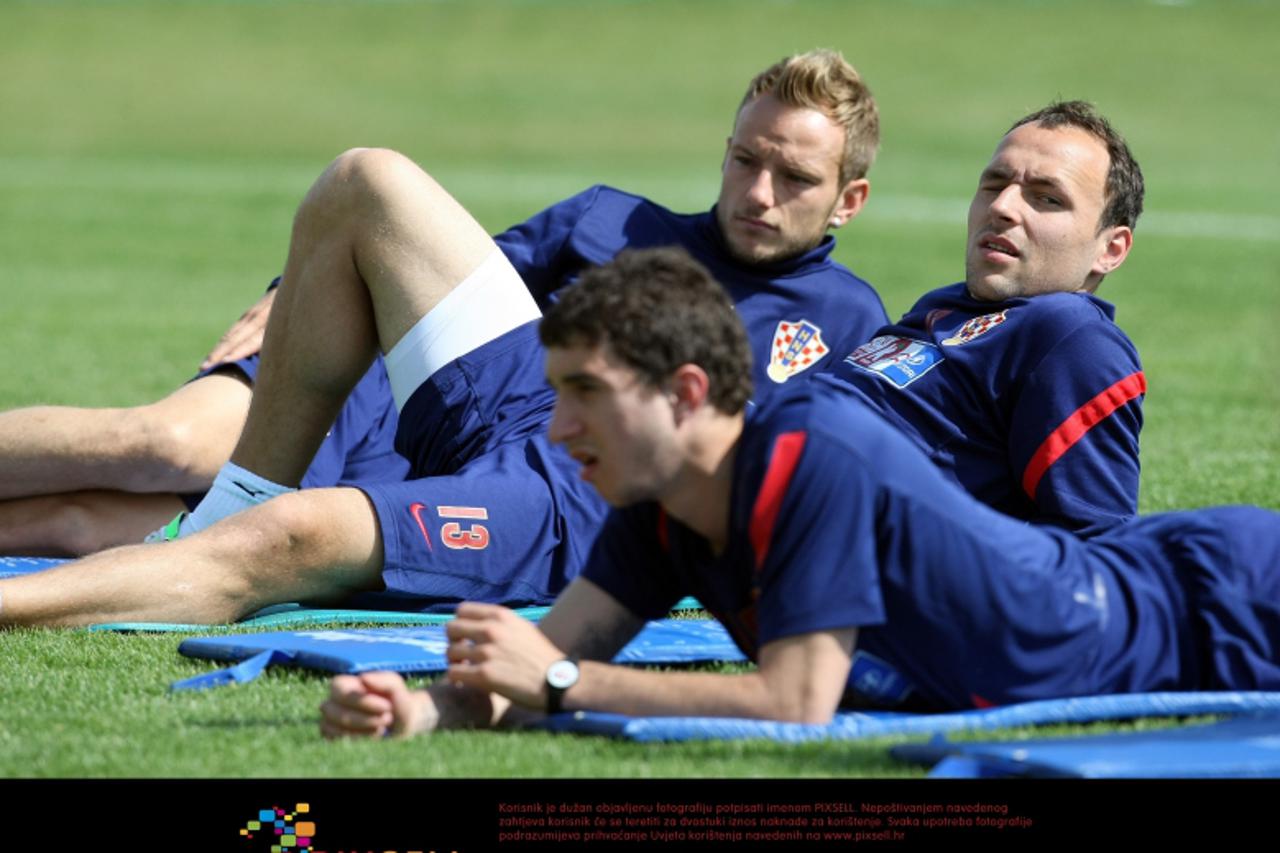 '29.05.2012., Bad Tatzmannsdorf, Austria - Trening hrvatske nogometne reprezentacije uoci Europskog nogometnog prvenstva u Poljskoj i Ukrajini. Ivan Rakitic, Gordon Schildenfeld, Sime Vrsaljko.  Photo