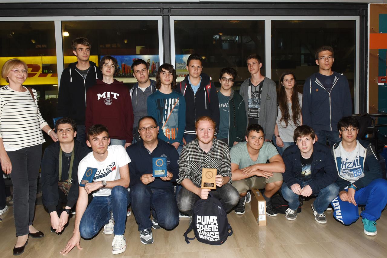 31.05.2016., Zagreb - S informatickog natjecanja u Americi na Zagrebacki aerodrom vratili su se ucenici 15. gimnazije osvojivsi prva mjesta. Photo: Davor Visnjic/PIXSELL