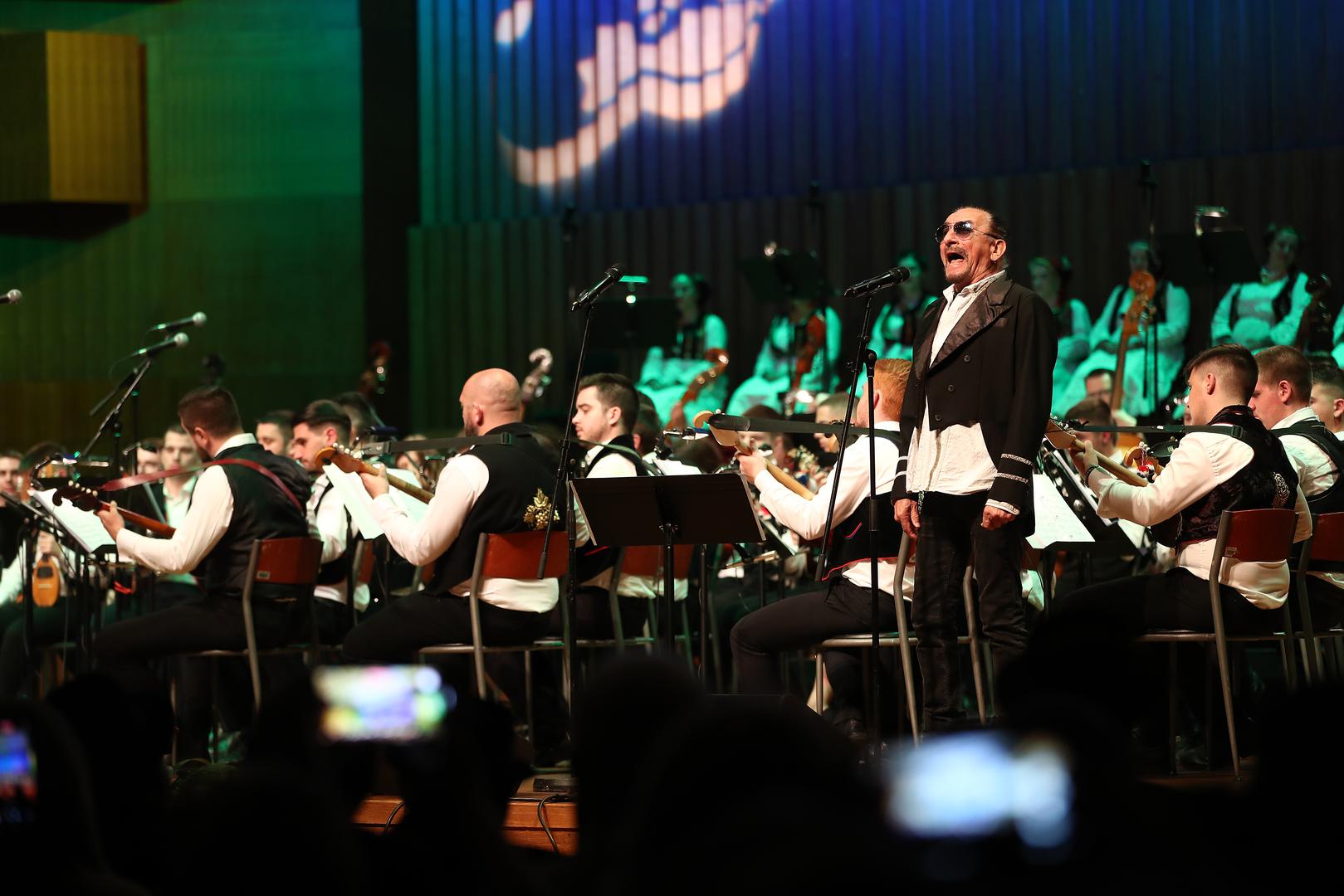 Jedanaesti im je to po redu koncert u Lisinskom, a poslastica večeri bila je praizvedba skladbe Šokačka rapsodija, koju potpisuje Matej Meštrović. 