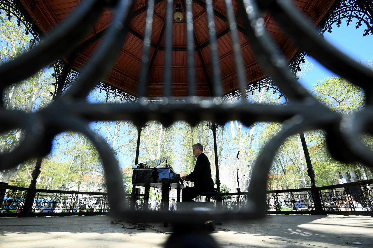 Zagreb: Na Zrinjevcu održao koncert pijanista Mateja Meštrovića