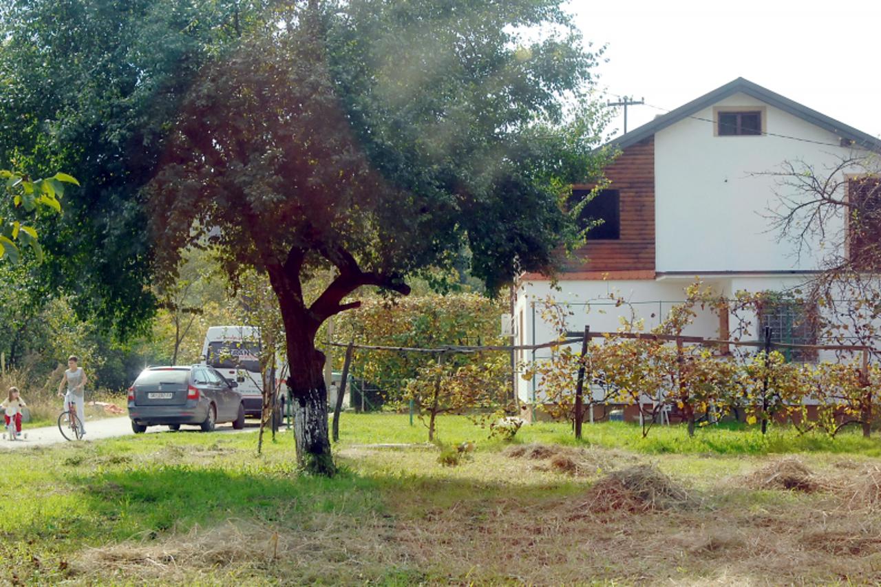 '04.10.2010., Moscenica - Kuca obitelji Zejnic u Ulici Petra Kresimira gdje je nastradao mali David. Photo:Nikola Cutuk/PIXSELL'