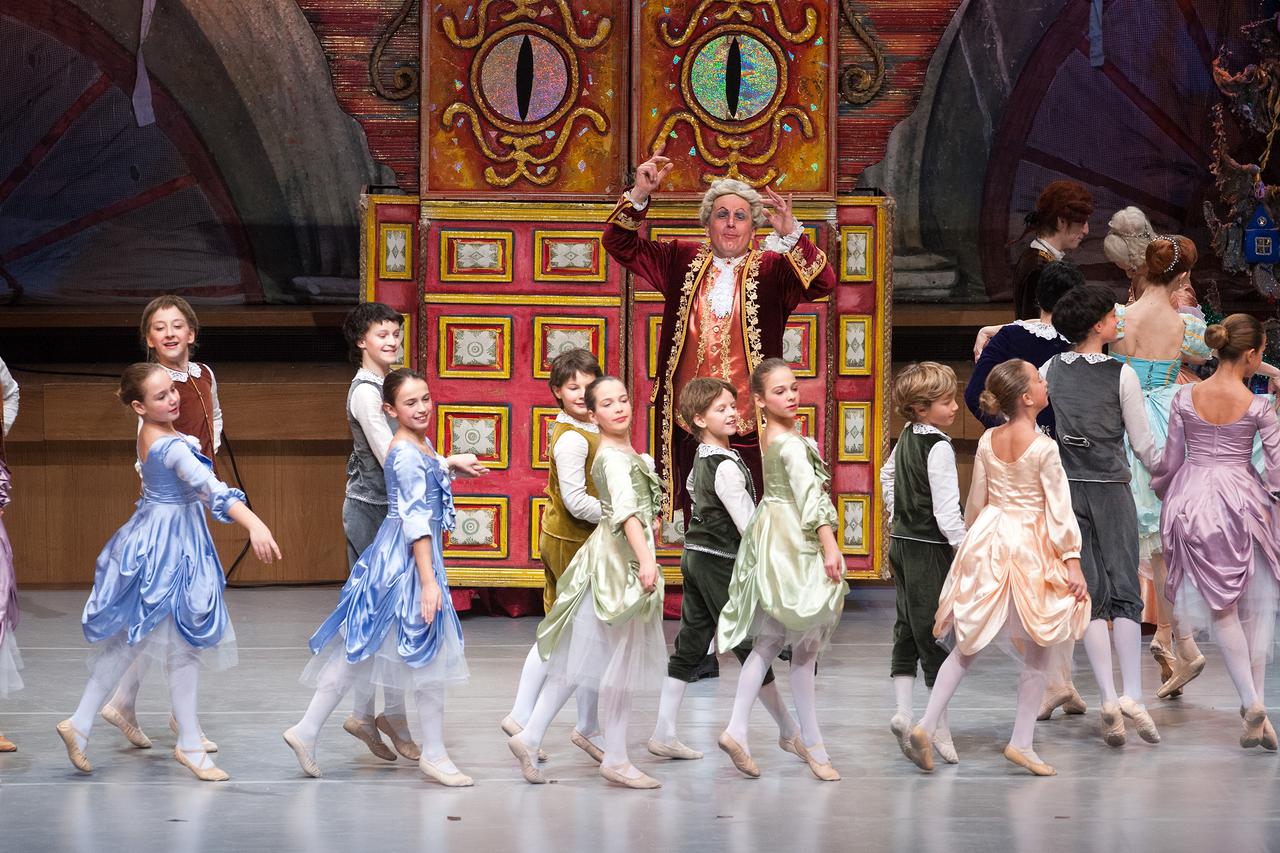 01.12.2014., Zagreb - Baletni ansambl Carskog ruskog baleta i clanovi skole za Balet i Ritmiku iz Zagreba izveli su baletni spktakl Orasar.  Photo: Daniel Kasap/PIXSELL