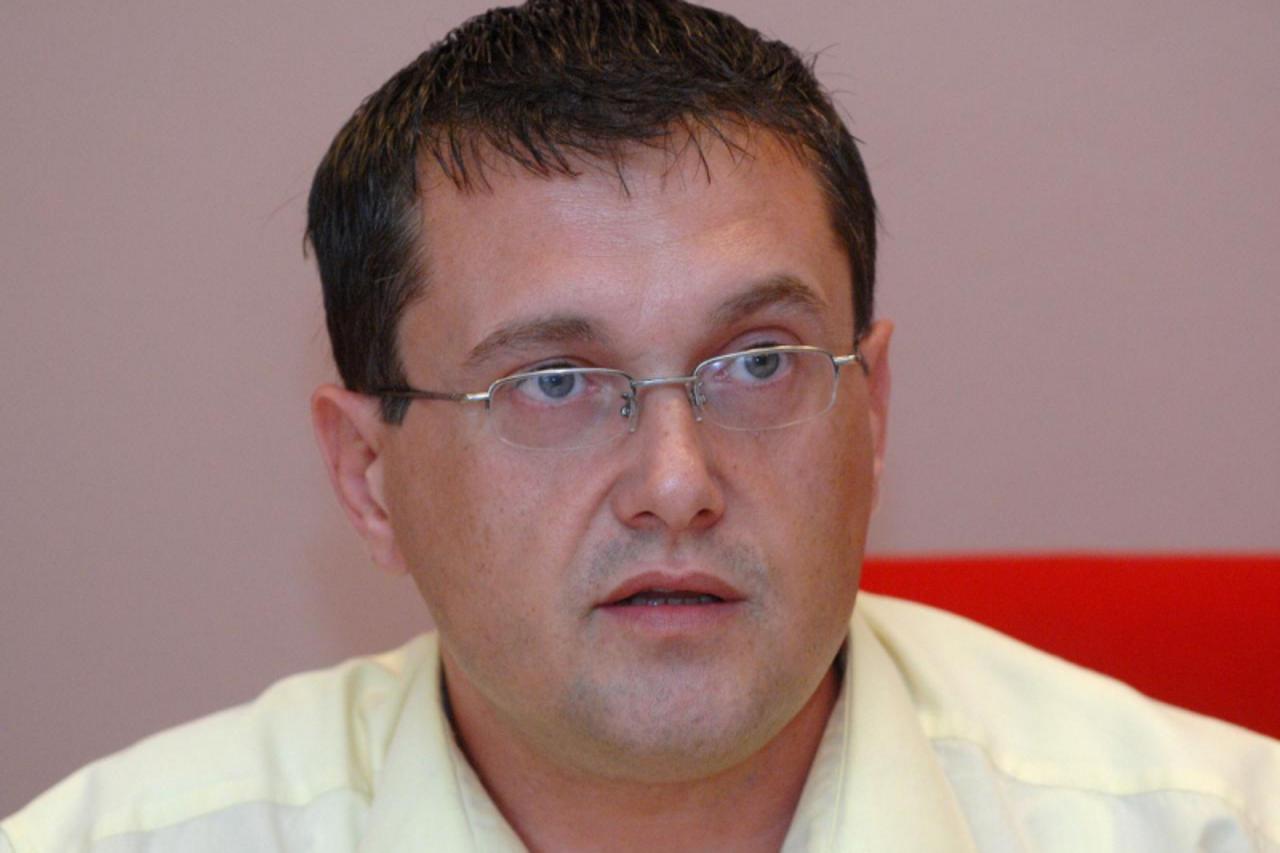 '28.07.2009., Velika Gorica - Pucko otvoreno uciliste Velika Gorica, Zagrebacka 37, ugostilo je 2. sjednicu Gradskog vijeca Velike Gorice.  Goran Beus - Richembergh (HNS), predsjednik Gradskog vijeca.