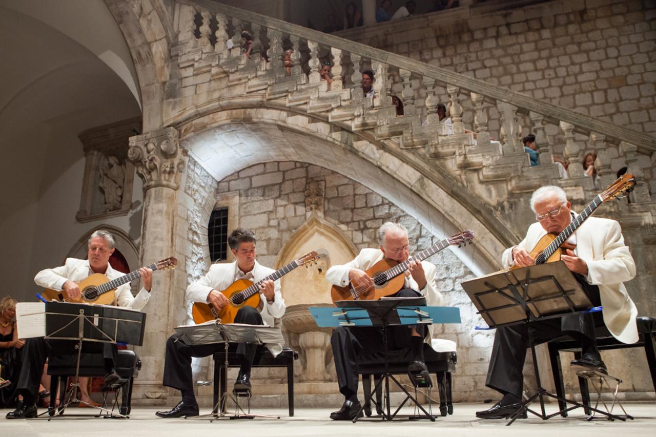 Gitaristički kvartet Los Romeros 