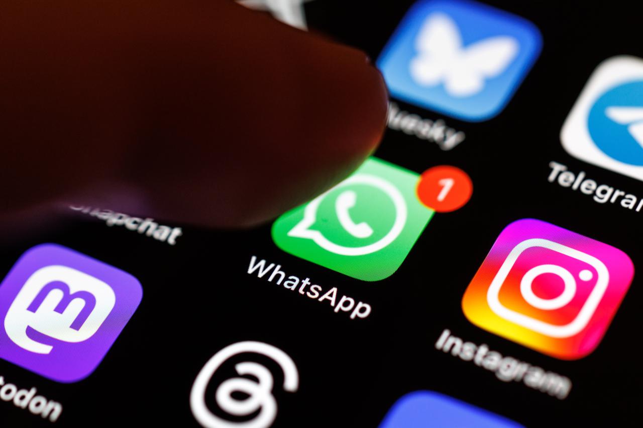 Icon of Whatsapp on screen of iphone