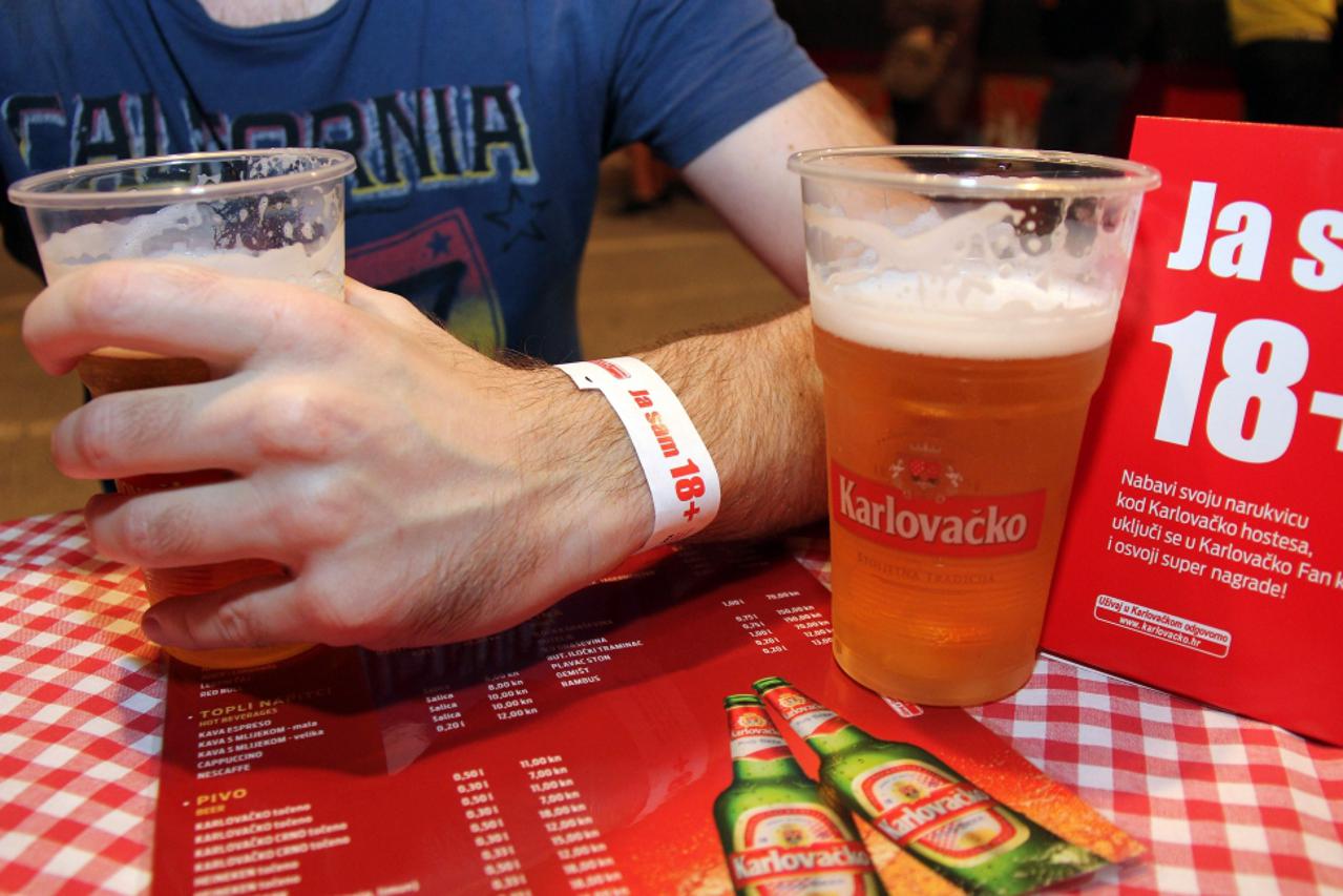Dani piva u Karlovcu (1)