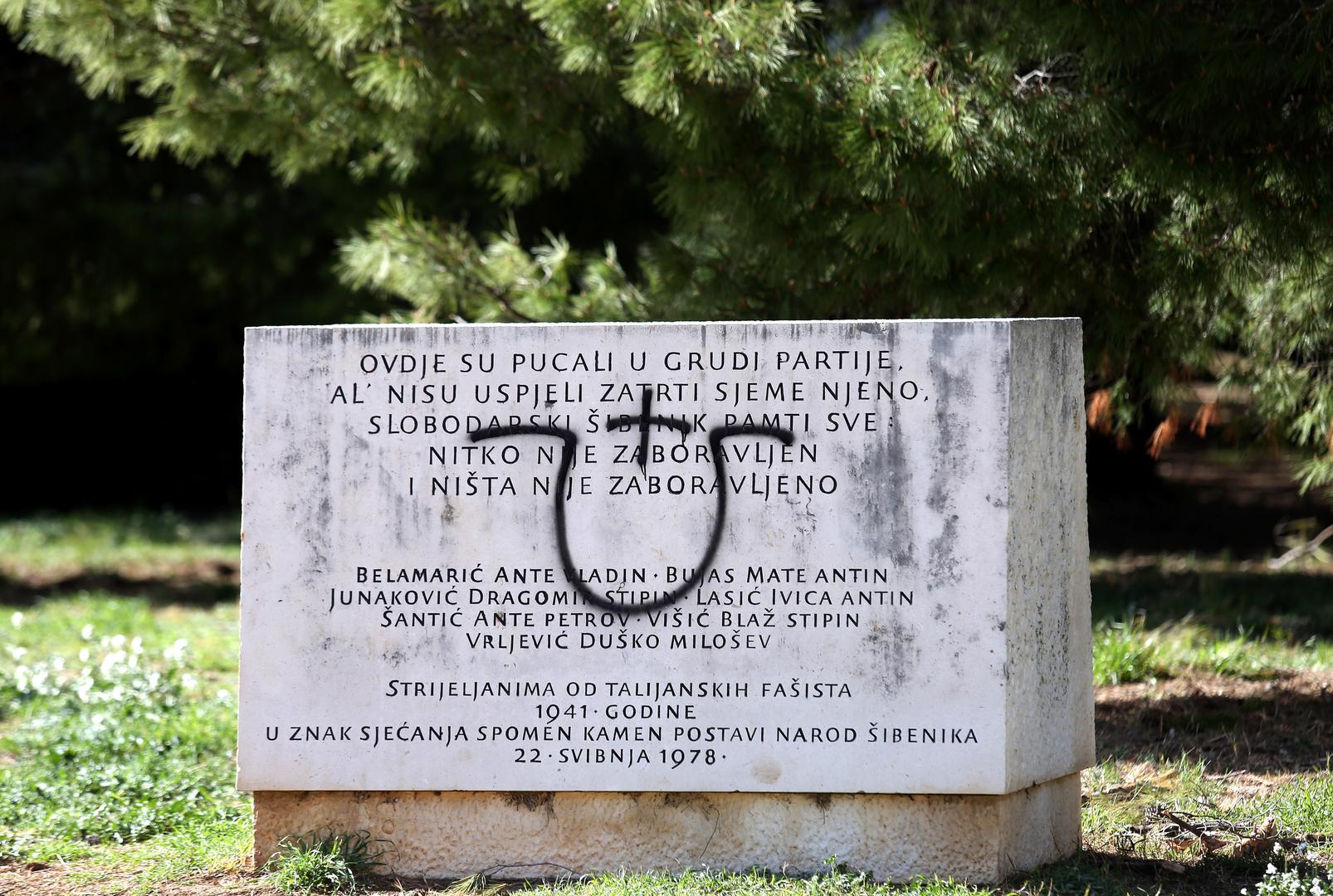 U Madridu su nedavno grobnice ustaškog poglavnika Nezavisne Države Hrvatske Ante Pavelića i njegove obitelji išarane komunističkim simbolima.