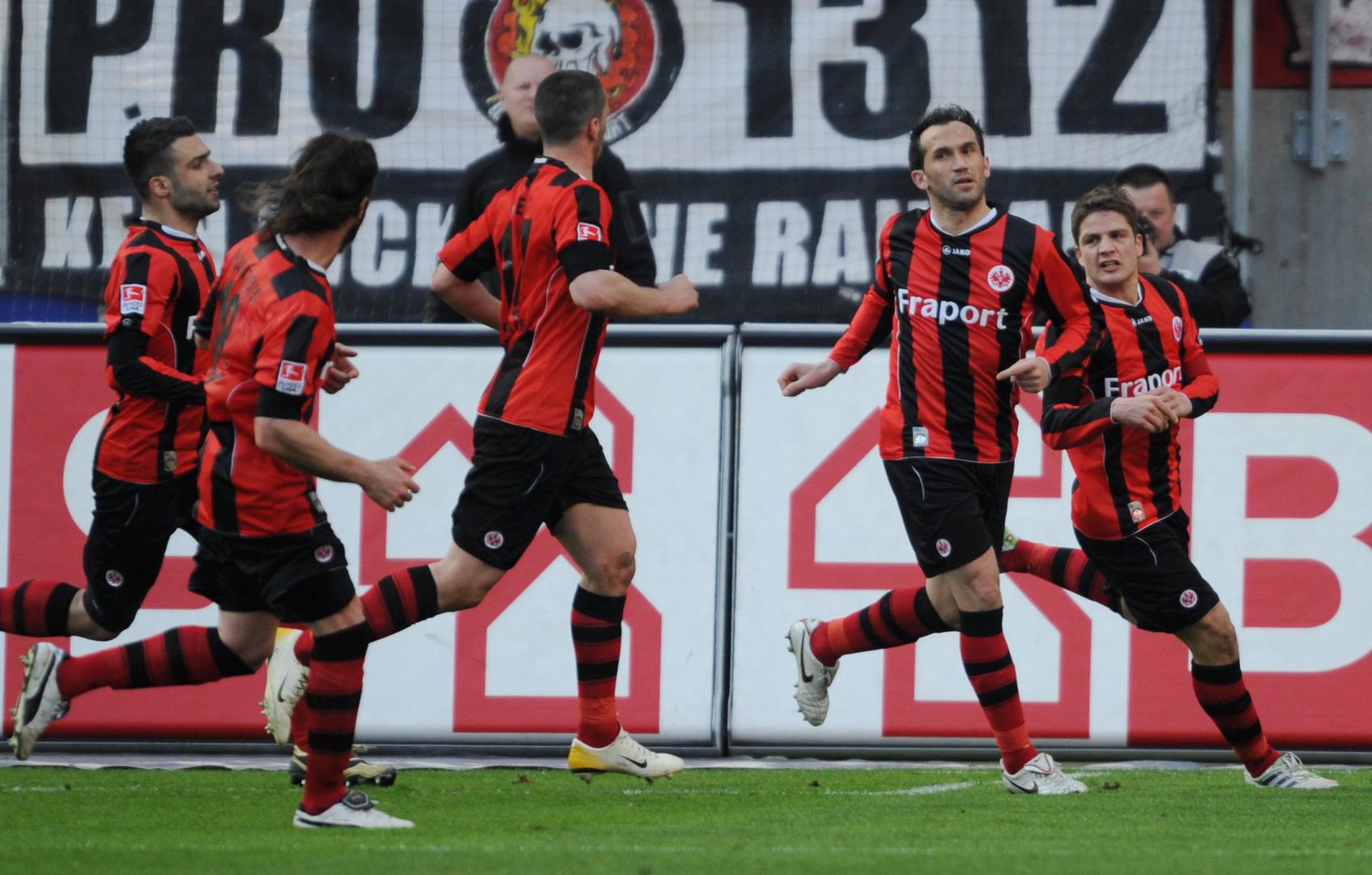 Čeh Martin Fenin nastupio je 2007. godine na Svjetskom prvenstvu za mlade talente do 20 godina i potpuno je očarao nogometni svijet. Impresionirao je i u njemu se mogla vidjeti nova zvijezda europskog nogometa. Bio je na korak od potpisa za talijanski Juventus, ali je u posljednji trenutak odlučio otići u Frankfurt. Potpisao je za bundesligaša Eintracht, a na debiju u Bundesligi postigao je tri gola. Međutim, njegova karijera nije išla prema predviđanjima pa je umjesto na nogometnom vrhu završio na dnu zbog loših životnih navika.