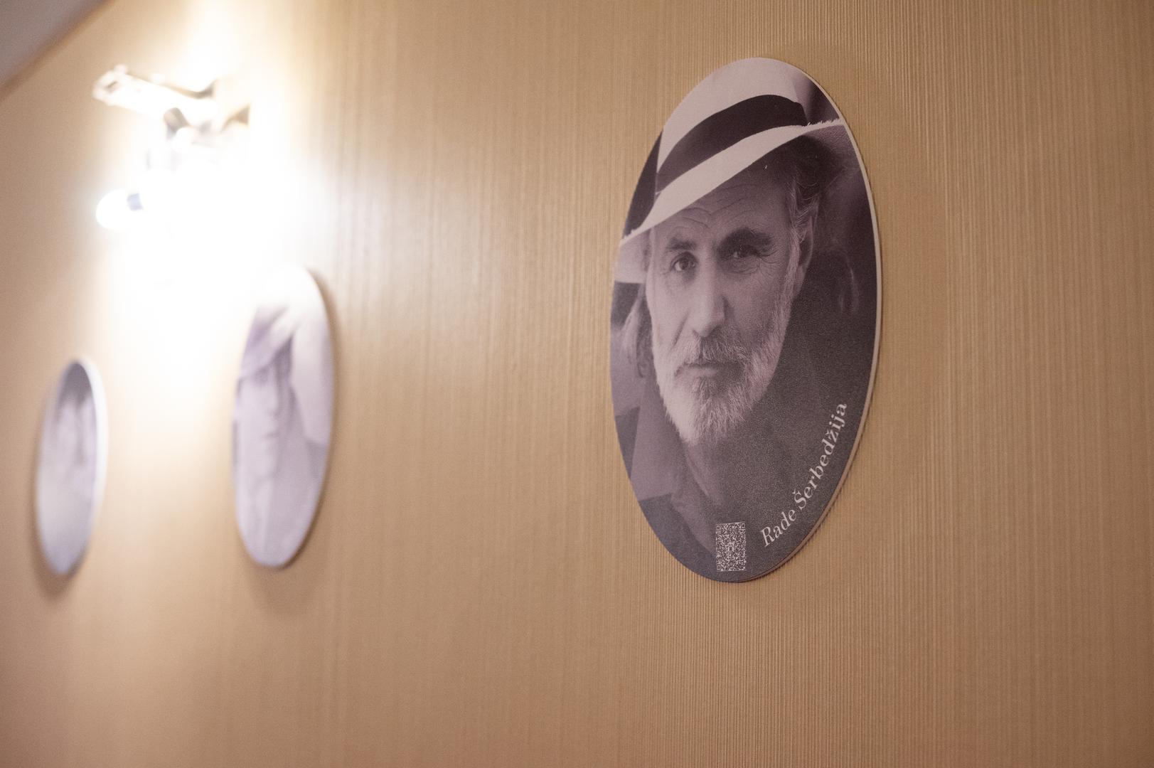 Radi se izložbi koja oživljava bogatu povijest Drame HNK u Zagrebu preko osoba i priča umjetnika i kazališnih djelatnika koji su je oblikovali