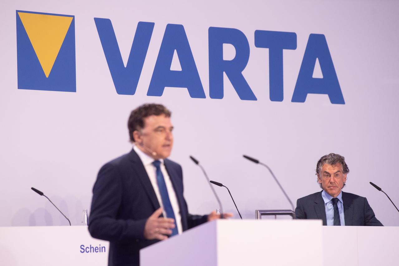 Handover of the notice of grant to Varta
