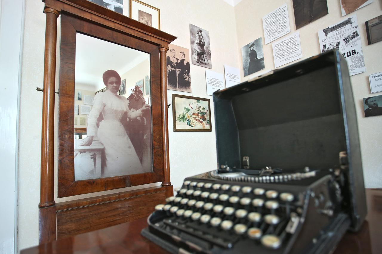 Zagreb: Memorijalni stan Marije Juri? Zagorke