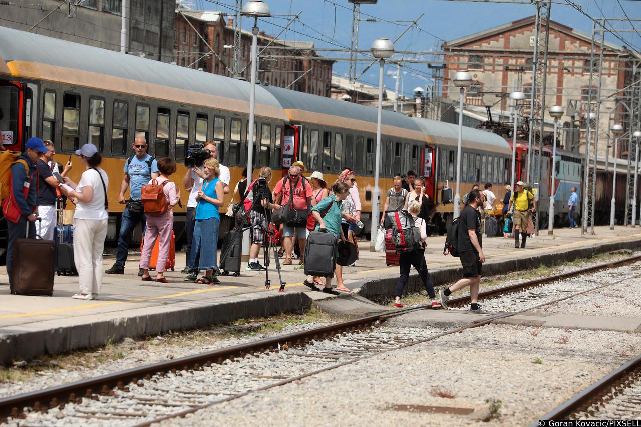 Regiojetov vlak sa turistima iz Češke stigao na riječki kolodvor