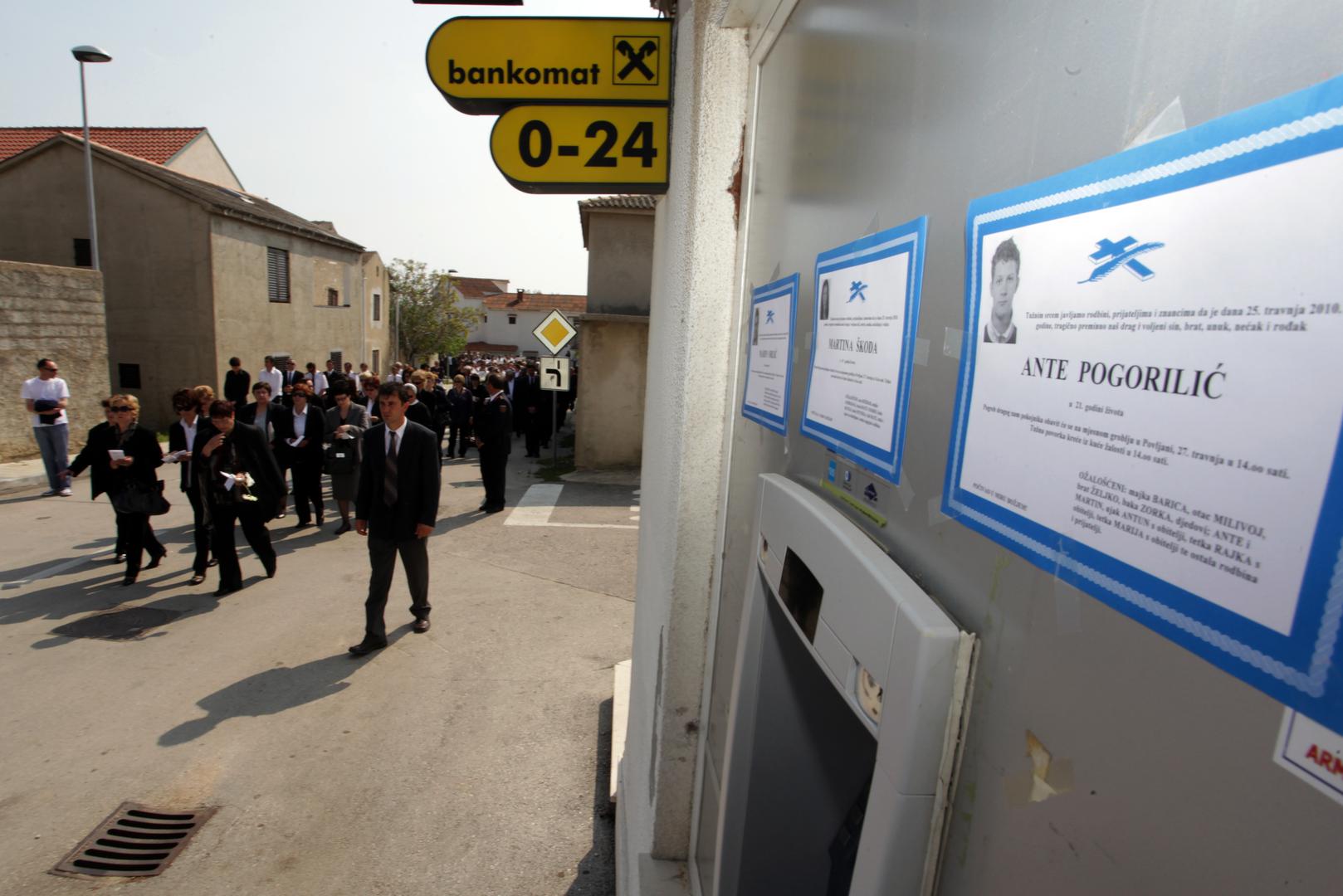 Poginuli su Martina Škoda (19), Ante Pogorelić (21) i Marin Orlić (24), Stupičićevi prijatelji s kojima je bio u provodu. Teške tjelesne ozljede zadobio je Dario Škoda (19).