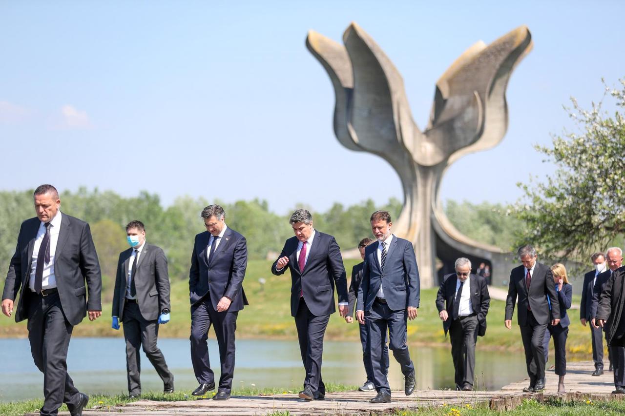 Državni vrh i predstavnici stradalih odali počast žrtvama Jasenovca