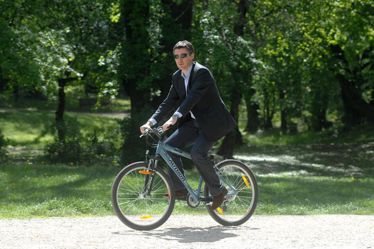 milanović na biciklu