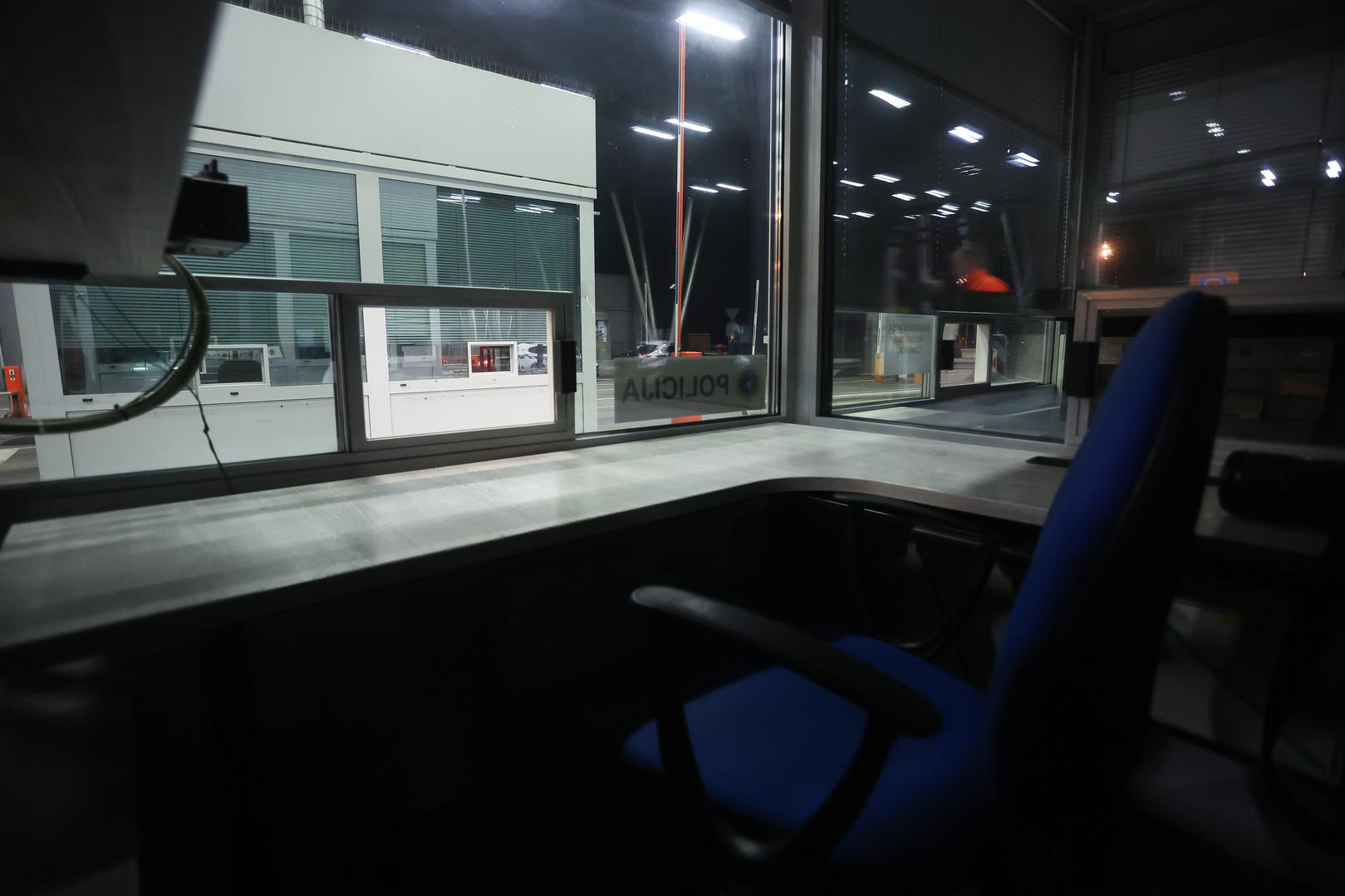 Nema ograničenja ni za čokolada i slastice (uključujući slatkiše) s manje od 50 posto prerađenih mliječnih proizvoda i proizvoda od jaja. Zanimljivo je, pak, kako ne postoje ograničenja niti za meso, niti za mlijeko i ribu ako se ona unosi iz Švicarske, Andore, Islanda, Lihtenštajna, Norveške ili San Marina.