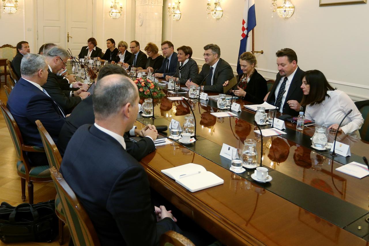 Zagreb: Premijer Plenković održao sastanak sa članovima GSV-a