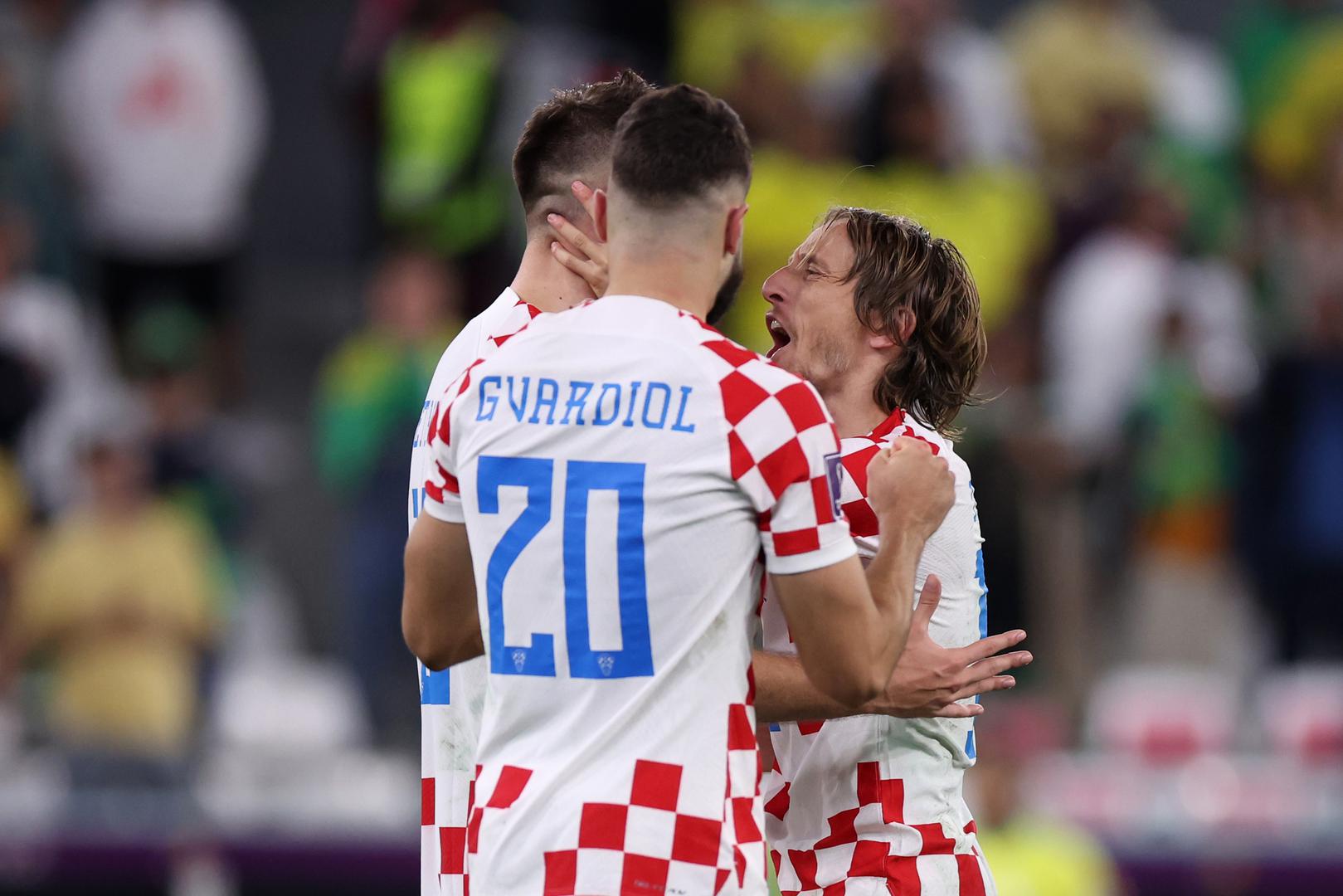 Igrala se 117. minuta kada je Mislav Oršić probio lijevu stranu i poslao povratnu loptu za Brunu Petkovića. Njegov udarac, jedini hrvatski u okvir gola na cijeloj utakmici, od bloka Marquinhosa promijenio je smjer i prevario Alissona za erupciju oduševljenja i izjednačenje.