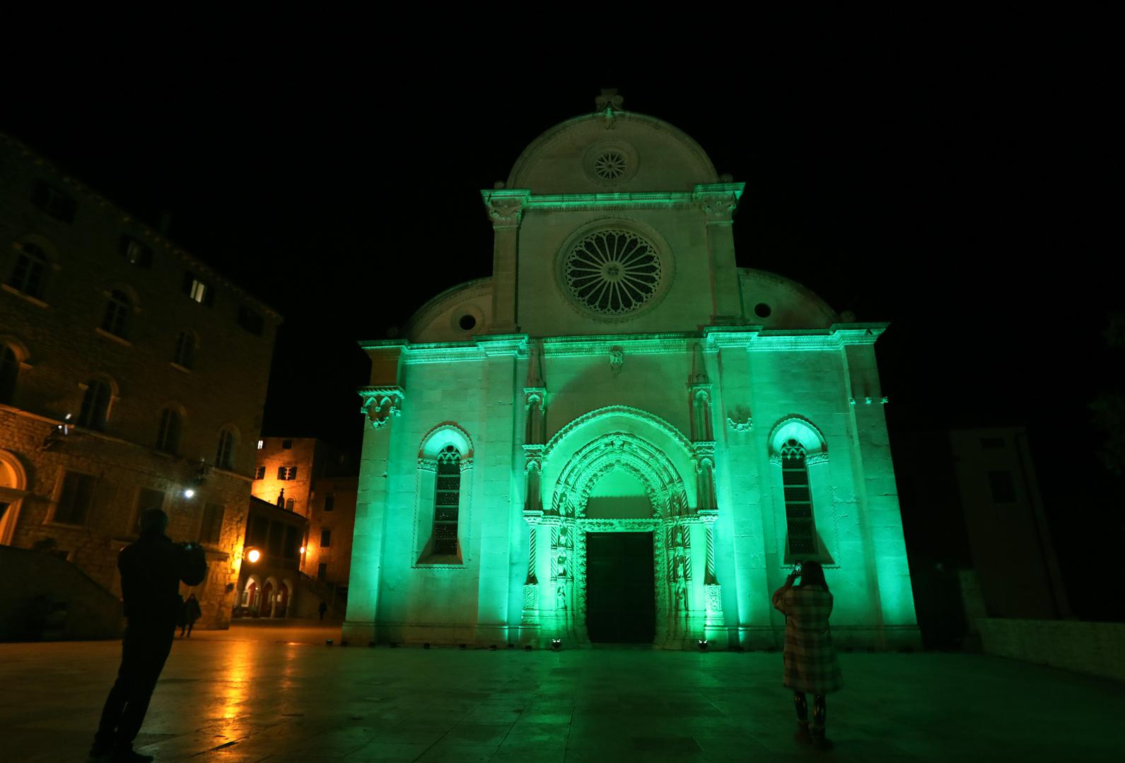 Ova katedrala u Šibeniku je najznačajnije graditeljsko ostvarenje iz perioda između 15. i 16. st. na tlu Hrvatske, danas je simbol ovoga grada. Zbog svojih iznimnih vrijednosti, 2000. godine uvrštena je na UNESCO-ov popis svjetskog kulturnog nasljeđa.