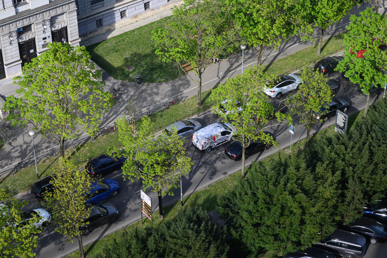 Zagreb: Pogled na zeleni val u smjeru istoka 