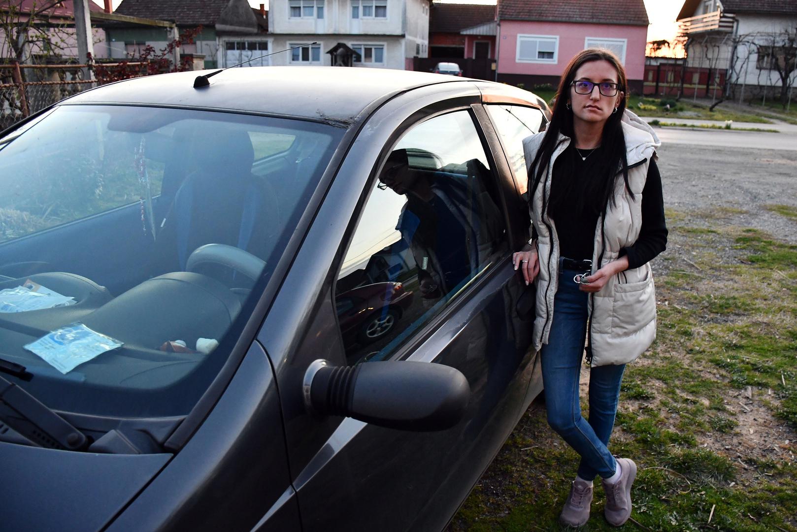 24.03.2023., Nova Gradiska - Antonija Kraljic iz Nove Gradiske djevojka je koja se borila s 15 tumora. Uz borbu s teskom bolescu, gubitkom sluha i ucenjem hodanja iz pocetka, uspjela je zavrsiti fakultet i poloziti vozacki te postati dobra vozacica.   Photo: Ivica Galovic/PIXSELL