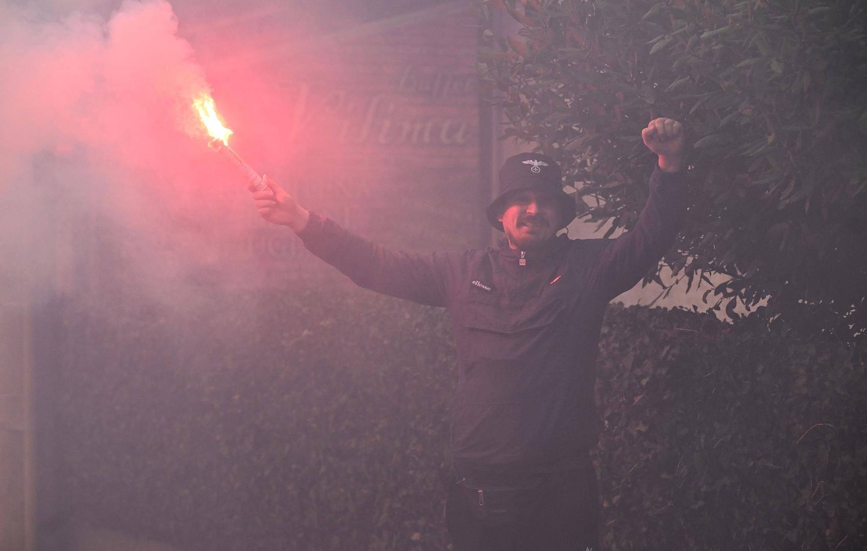 Dio igrača nakon toga je produžio u zagrebački kvart Rudeš