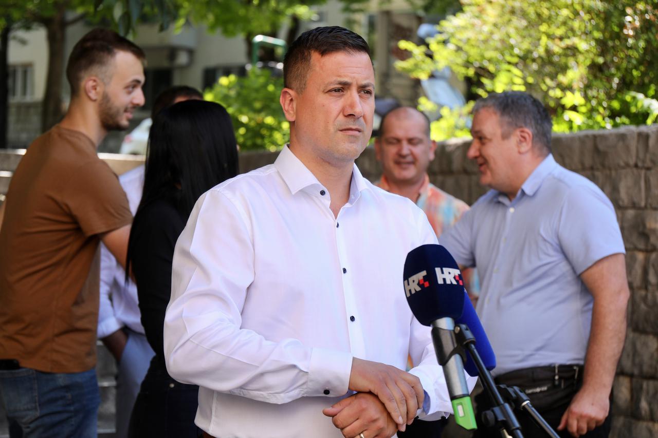 Članovi koalicije "Pokrenimo Split zajedno" traže povlačenje kandidature Ivice Puljka i Bojana Ivoševića